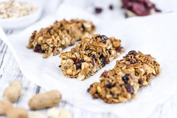 Homemade Granola Bars with Peanuts