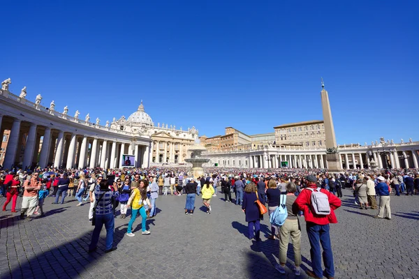 Pilgrims gathered  at Saint Peter\'s Square in Vatican