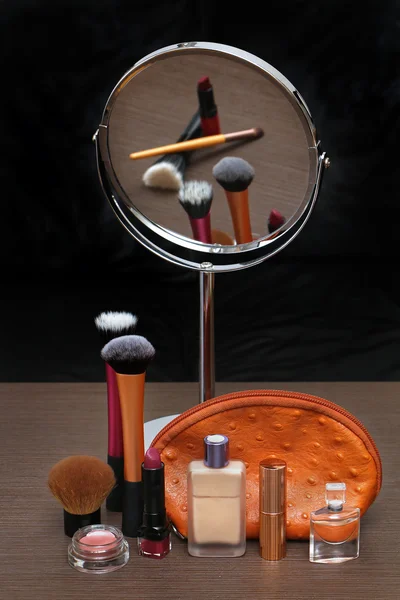 Makeup vanity table