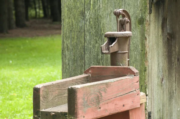 Cast iron pitcher hand water pump