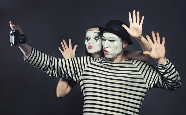 Couple of mimes