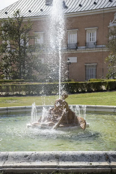 Fountain of the goddess ceres parterre