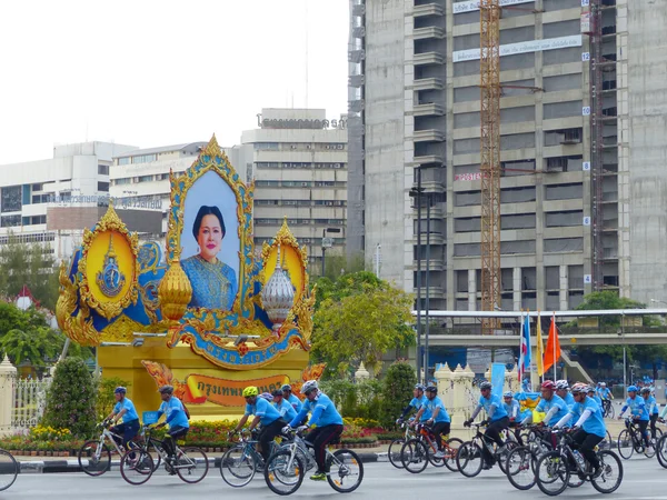 Bangkok , Thailand - 16 August 2015: Thai cyclists ride their bicycles during a campaign \'Bike for Mom\'.Bike for mom event show respected to Queen and make Thailand\'s cyclists set record for world\'s b