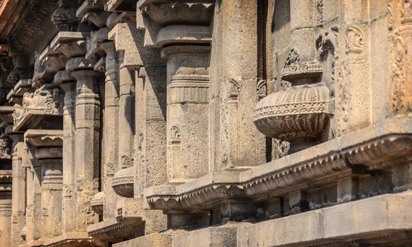 Pillars in the indian Kapaleeswarar temple