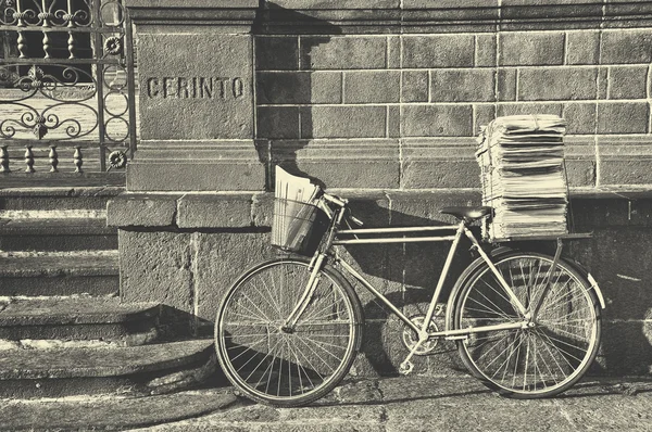 Postman Bike, retro style