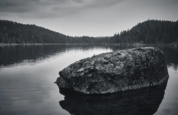 Bildresultat för stor sten sjö