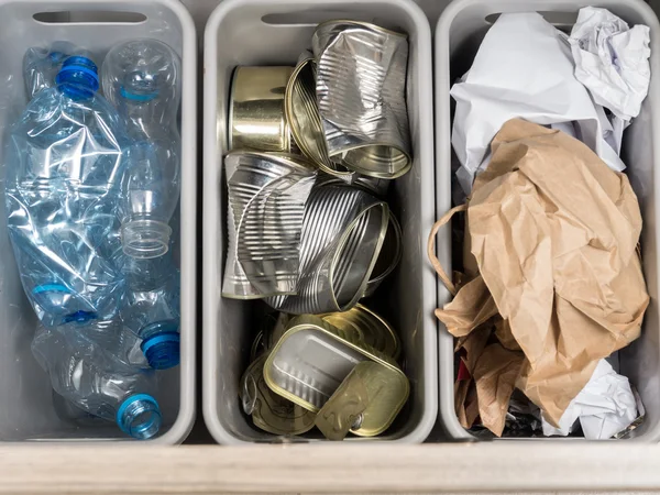 Household garbage segregation