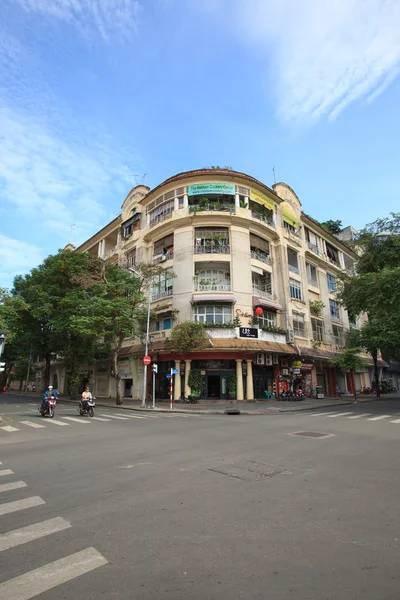 Old apartment at 158 Dong Khoi street, downtown, district 1, ancient architecture, place for travel include many shops, Art gallery, Chu Bar, Boutique