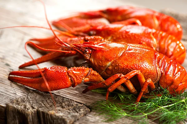 Red boiled crayfish with lemon