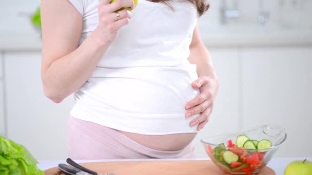 Movie Pregnant Women Eats Radishes 57