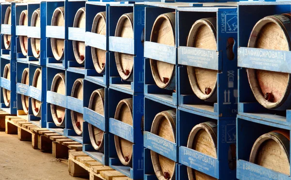 Manufacture of wooden barrels in the factory