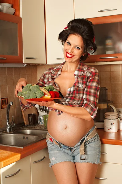 Pregnant housewife pin-up style