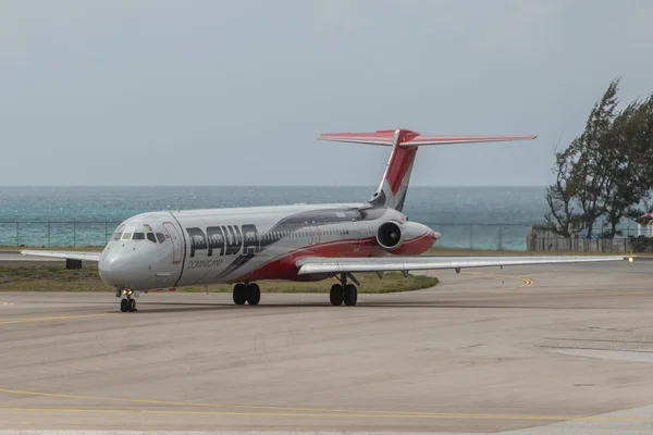 Fokker 100 Pawa Airlines on Saint Martin Airport
