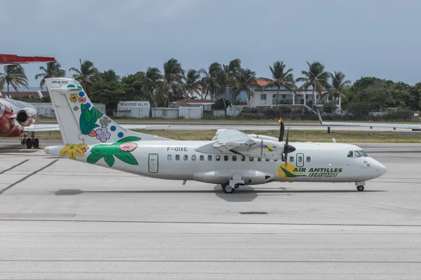 Atr 42 Air Antiles on Saint Martin Airport