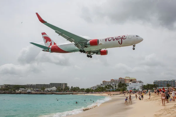Boeing 767 Air Canda Rouge landing on Saint Martin Airport