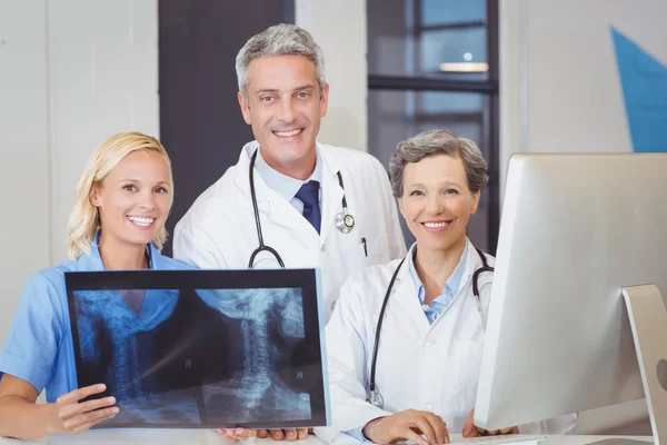 Doctors team with X-ray