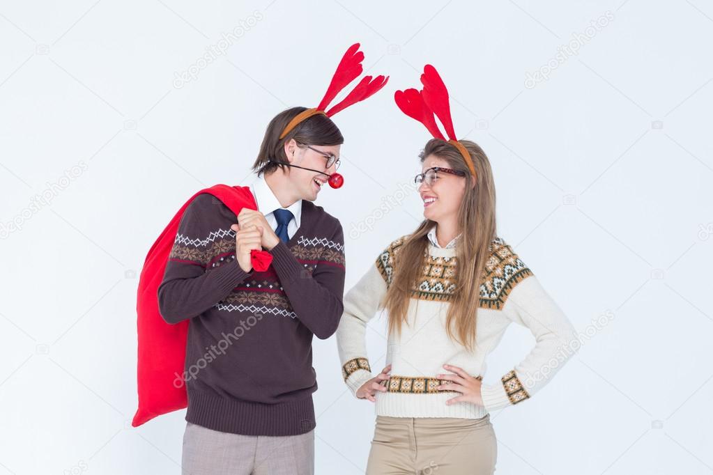 Pareja geek hipster con diadema despedida de soltero \u2014 Foto de Stock 73273757