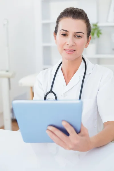 Concentrated doctor using tablet pc