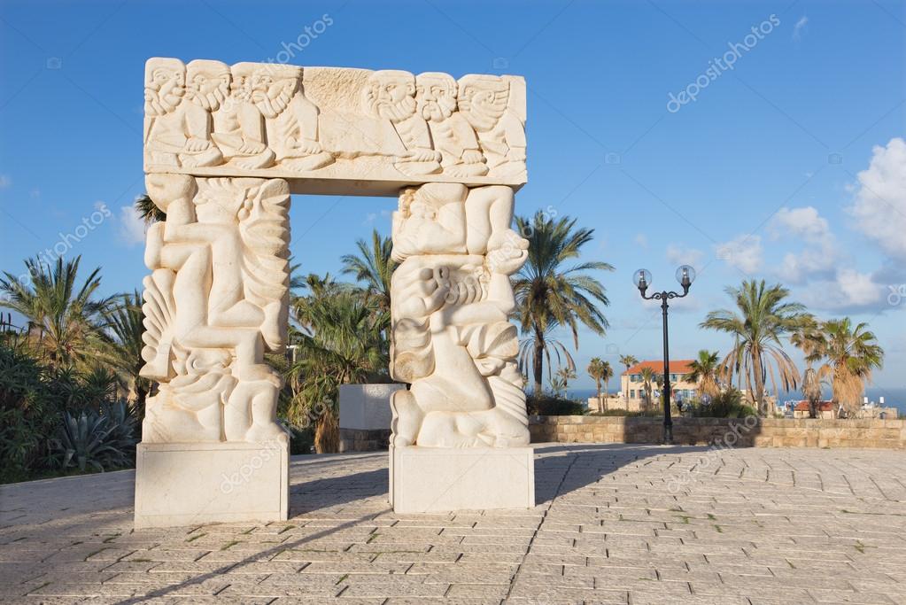 contemporary sculpture Family