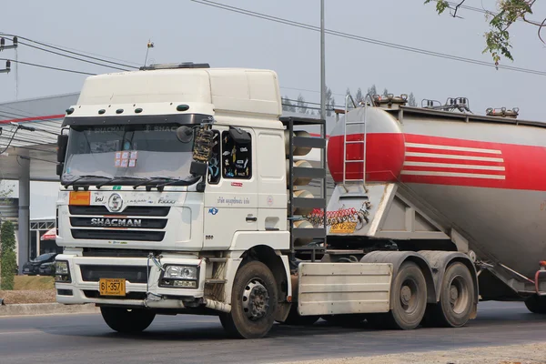 Cement truck of Phadungrit Transport.