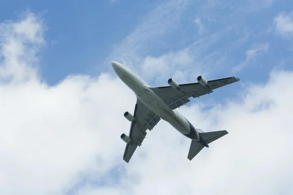 HS-TGH Boeing 747-400 of Thaiairway  Take off