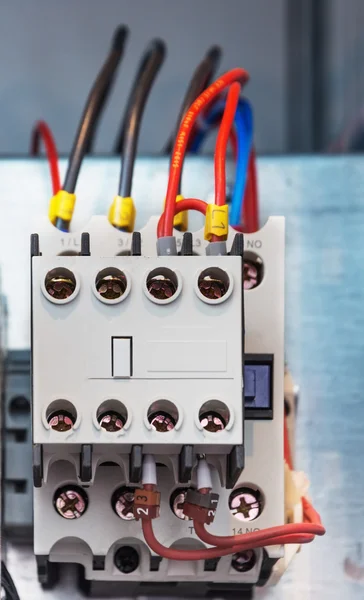 Electrical protection relays
