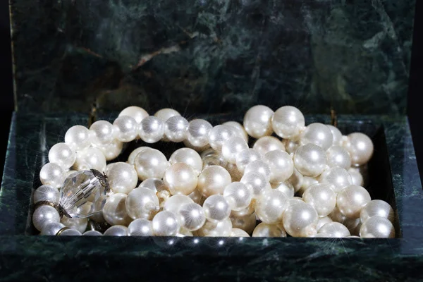 Jewelry box with jewelry - Treasure of pearls