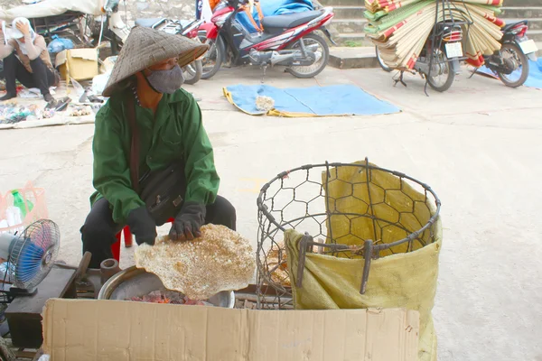 HAI DUONG, VIETNAM, SEPTEMBER, 8: People selling good on Septemb