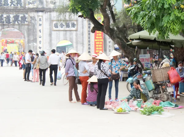 HAI DUONG, VIETNAM, SEPTEMBER, 8: People selling good on Septemb