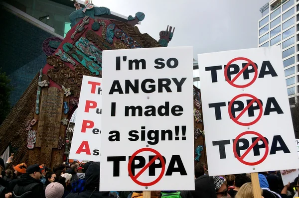 Thousands march against TPP trade agreement in Auckland - New Ze