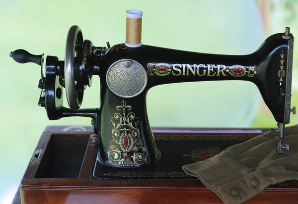 Singer sewing machine