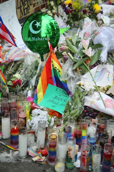 Memorial outside the gay rights landmark Stonewall Inn for the victims of the mass shooting in Pulse Club, Orlando