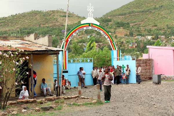 Group of devotees entering the church. Kombolcha-Ethiopia. 0078