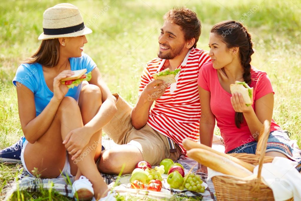 Amateureuro french picnic date turns into pic