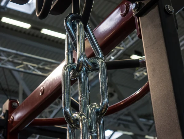Heavy metal chain for training in a fitness center