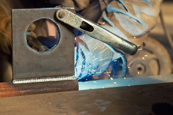 The fabrication using semi-automatic welding