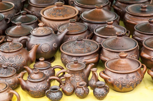 Pottery, earthenware, clayware, crockery, stoneware