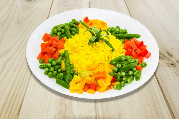 Boiled rice with vegetables