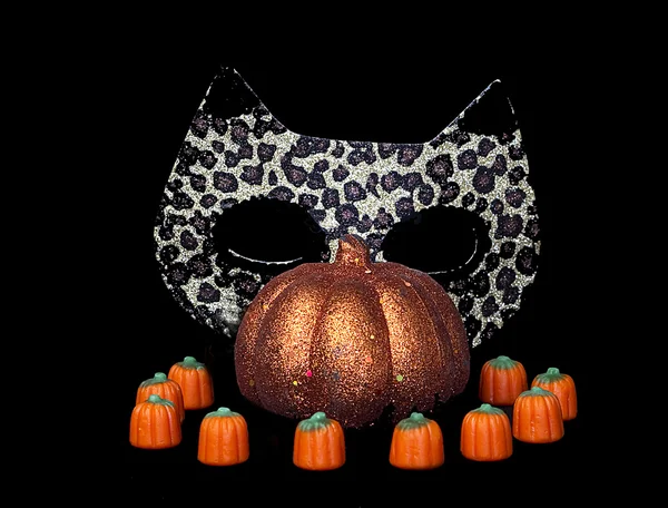 HALLOWEEN IMAGE PUMPKIN AND CANDY WITH CAT MASK