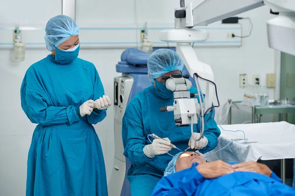 Cataract surgery in modern clinic