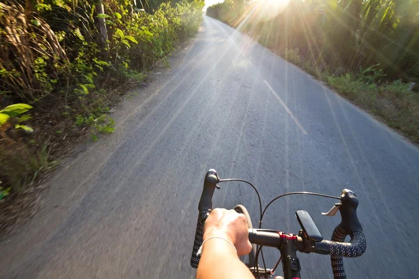 Road cycling wide angle speed shoot