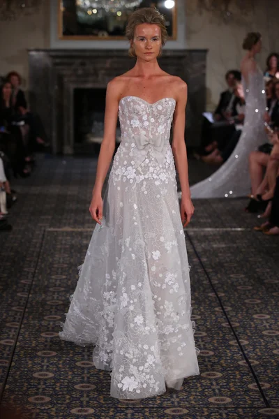 Mira Zwillinger Bridal collection