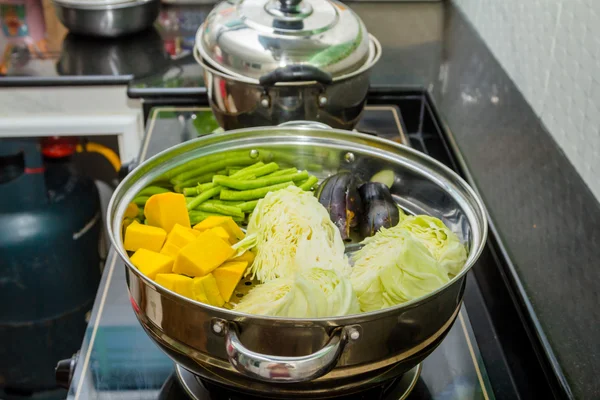 Vegetable steaming pot