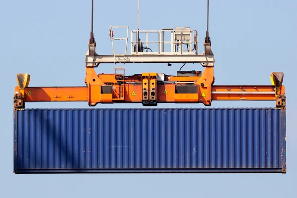 Sea container lifting