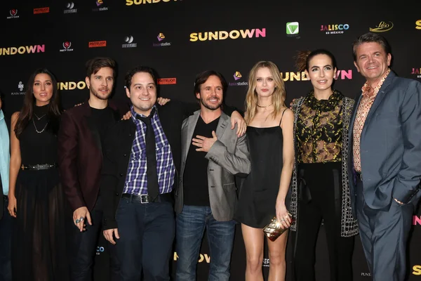 Sofa Sisniega, Devon Werkheiser, Sean Marquette, Fernando Lebrija, Sara Paxton, Camilla Belle, John Michael Higgins