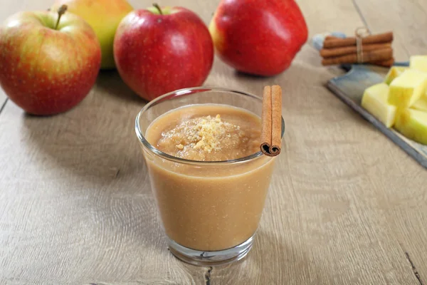 Apple puree, fresh apples and cinnamon