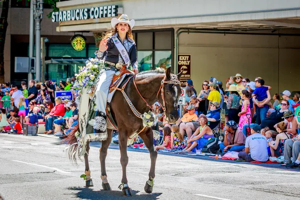 Portland Grand Floral Parade 2015