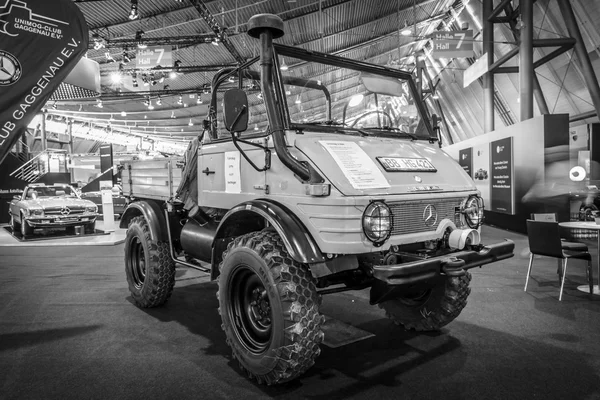 Multi-purpose auto four-wheel drive medium truck produced by Mercedes-Benz, Unimog U600, 1980.