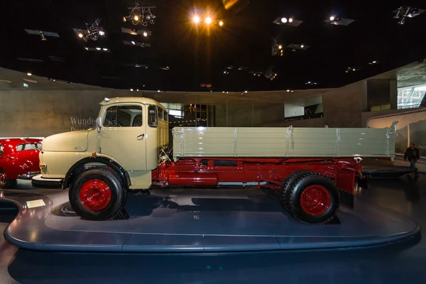 The dump truck Mercedes-Benz LK338 Kepper, 1960.