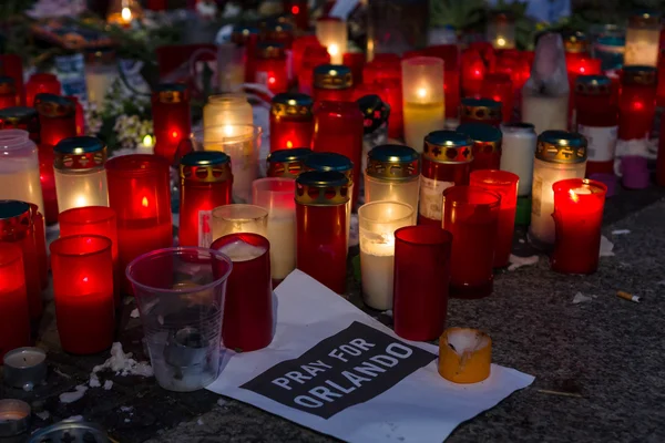 Pray for Orlando. Candles in memory of the victims of the shooting at the club Pulse in Orlando, near the US Embassy on Pariser Platz in front of the Brandenburg Gate.